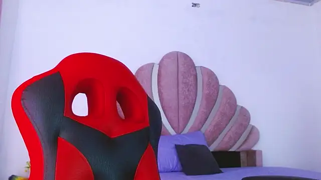 mia_fox666's cam snapshot