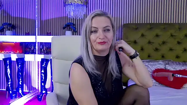 LadyTouch's cam snapshot