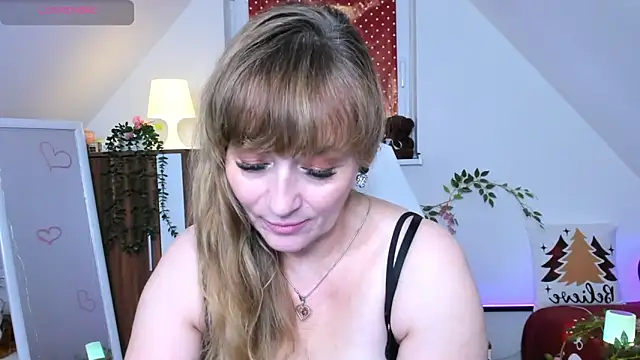 naughtymilane's cam snapshot