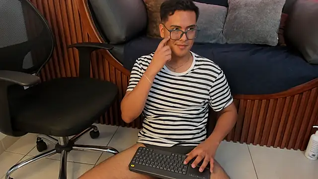 JohnBelRose's cam snapshot