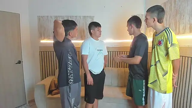 friendslikeplay's cam snapshot