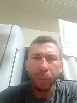 RobertoLuiz84 live sex cam