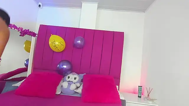 Mia_Miller001 live sex cam