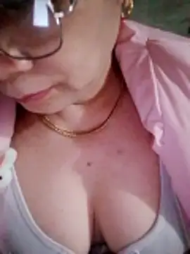 small-house123 live sex cam