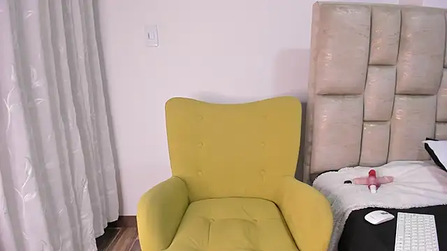 ZaraGenova live sex cam