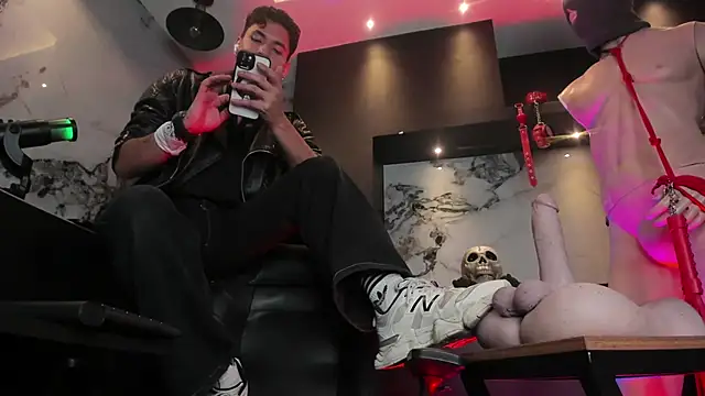 AlecBanne live sex cam