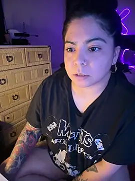 kimmiakiss22's cam snapshot