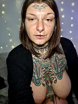 lizzardqueeen live sex cam