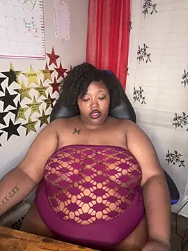 Chocolatebunnyxx96 live sex cam