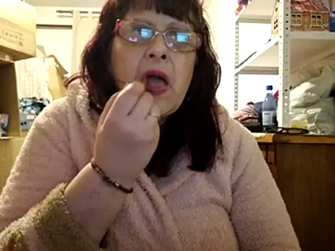 Samantha_Squirt@xh live sex cam