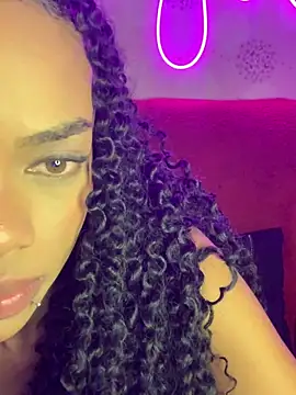 Cammgirlmii live sex cam