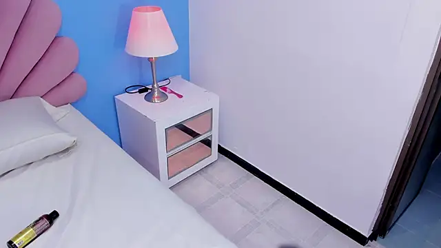 nicolle_boobies's cam snapshot