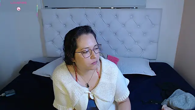 May_Carlier's cam snapshot