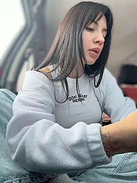 JulliaVegas live sex cam