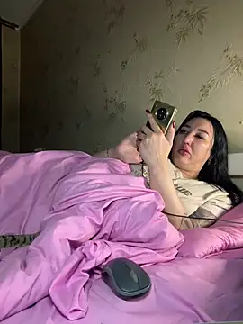 Naughtbaby_2025's cam snapshot