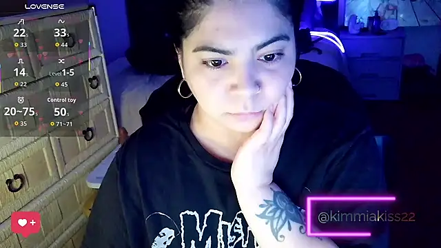 kimmiakiss22's cam snapshot