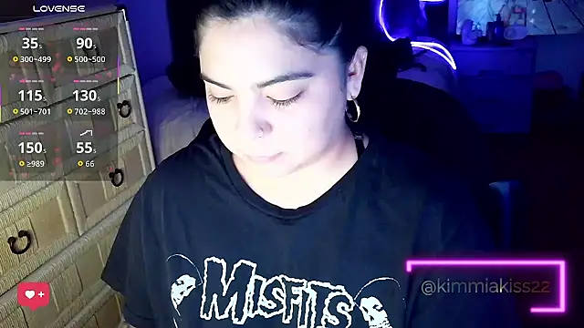 kimmiakiss22's cam snapshot