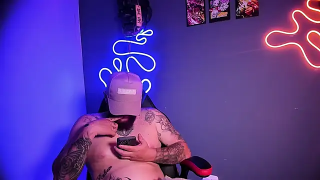 Ragnar_Larssen live sex cam