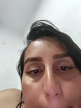 LunaRouuse_'s cam snapshot