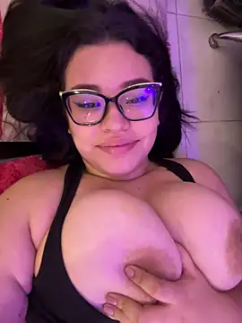 Emily_Taylor2's cam snapshot