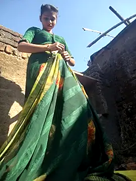 R_Roshni's cam snapshot