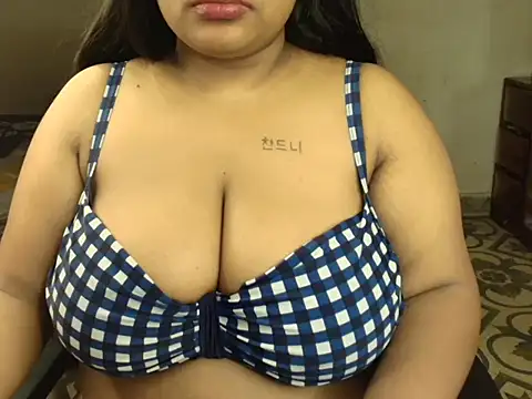 HEZALNUT's cam snapshot