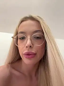 KylieJoyce's cam snapshot