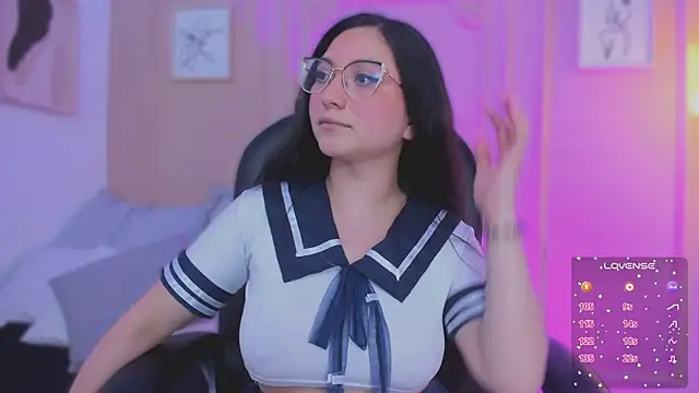 lucy_neil's cam snapshot