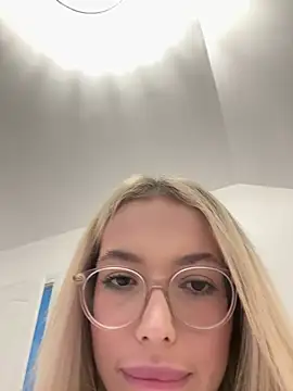 KylieJoyce live sex cam