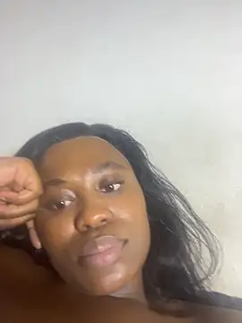 Moonzy77 live sex cam