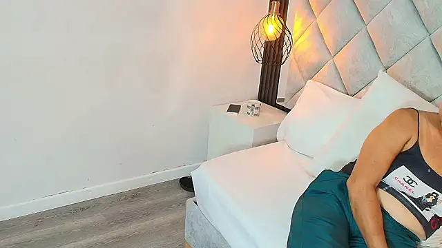 Noelle_Minx's cam snapshot