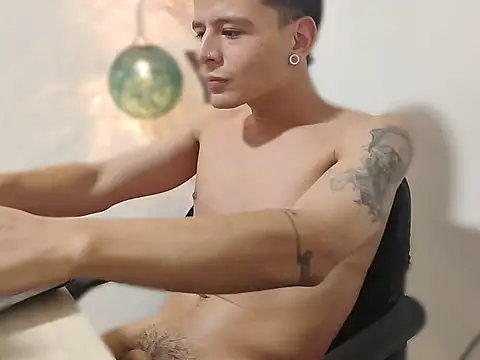 andrwerotic's cam snapshot