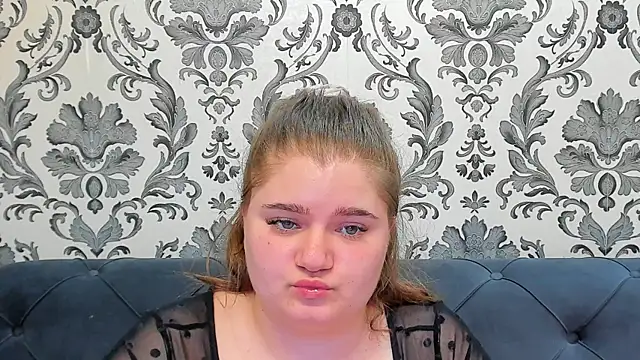 LissaBigTitts's cam snapshot