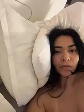 PetitLumiere live sex cam