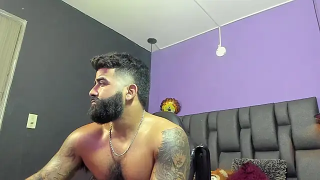 Lyon_vach live sex cam