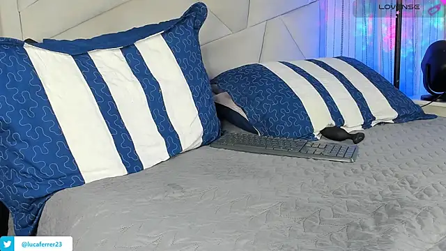 Luca_ferrer_ live sex cam