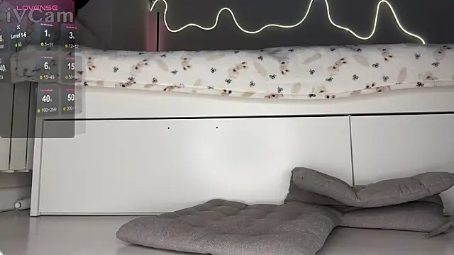 Monikacutie's cam snapshot