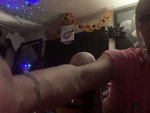 blondebarbiebae's cam snapshot