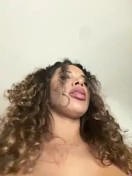 Brunettexio's cam snapshot