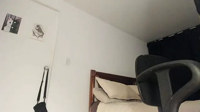 Hat_girl's cam snapshot