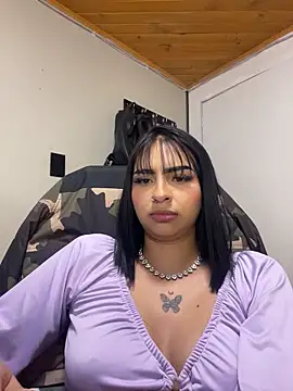 Hilary_pinkk's cam snapshot