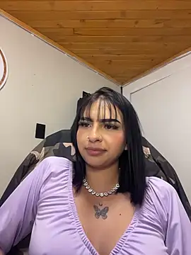 Hilary_pinkk's cam snapshot