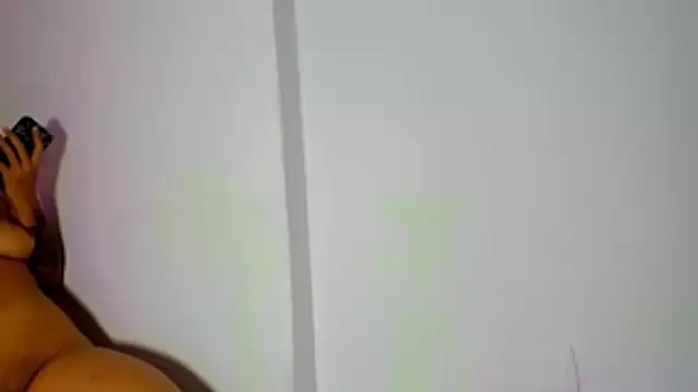 VanityyFox's cam snapshot