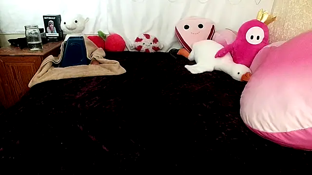 GamerGirlRoxyAndLee's cam snapshot