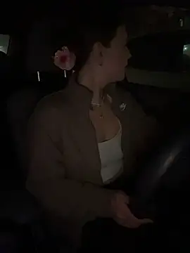 AllesandraLove live sex cam