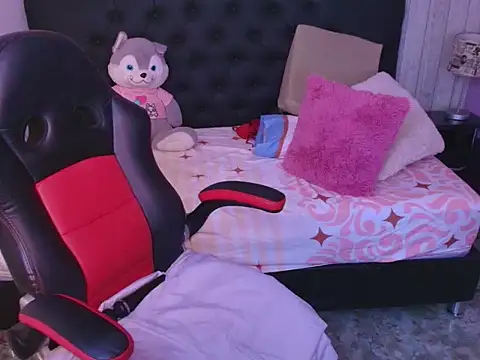 _Rachel_Jones_'s cam snapshot