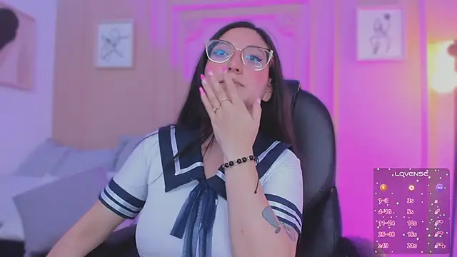 lucy_neil's cam snapshot