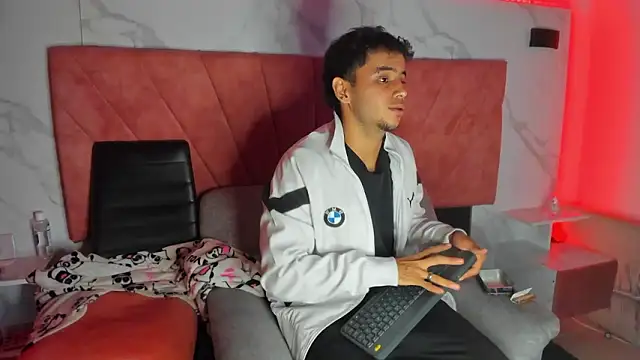 HellAndDante_'s cam snapshot