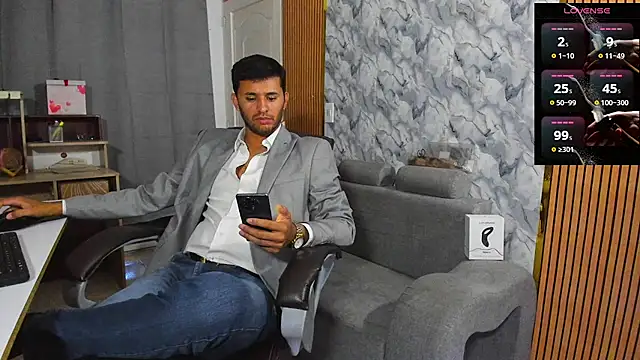 Hideintheoffice live sex cam