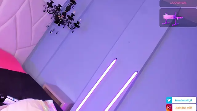 ALONDRAMILF's cam snapshot